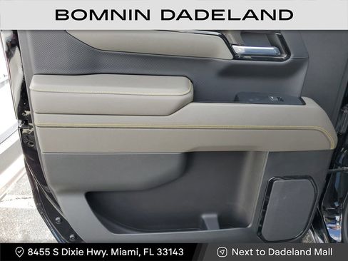 Used 2022 Chevrolet Silverado 1500 ZR2 w/ Technology Package image 9