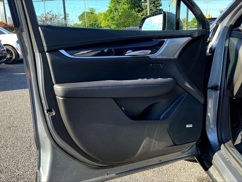 Used 2022 Cadillac XT5 Premium Luxury w/ LPO, Floor Liner Package image 23