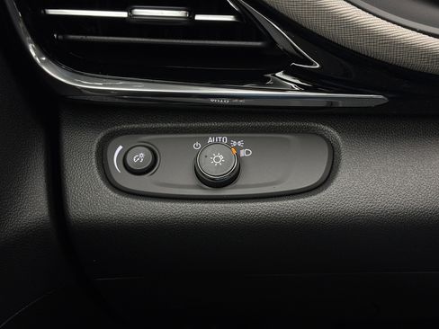New 2026 Buick Envista Sport Touring FWD image 22