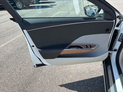 Used 2024 Lucid Air Touring image 11
