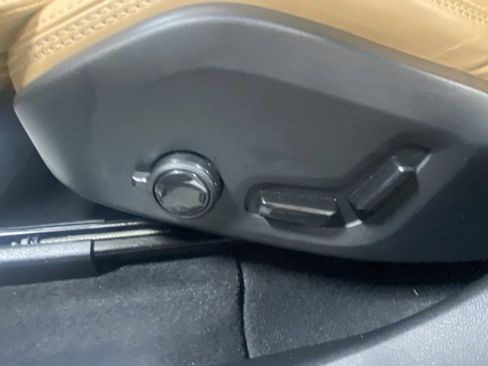 Certified 2024 Volvo XC60 T8 Ultimate w/ Climate Package image 12