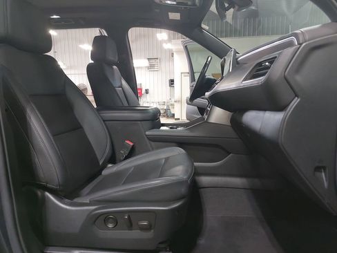 Used 2022 Chevrolet Tahoe LT w/ Luxury Package AWD/4WD image 10