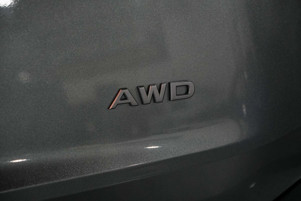 Used 2024 Nissan Rogue S AWD/4WD image 11