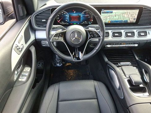 Used 2024 Mercedes-Benz GLE 450e 4MATIC image 11