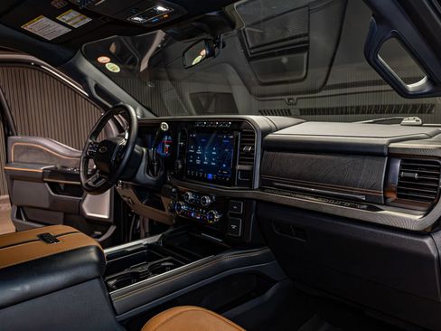 Used 2023 Ford F250 Platinum AWD/4WD image 8