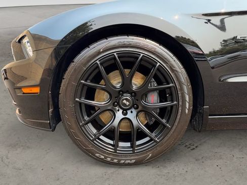 Used 2014 Ford Mustang GT w/ Electronics Package RWD image 9
