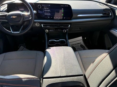 Used 2024 Chevrolet Traverse LT image 12