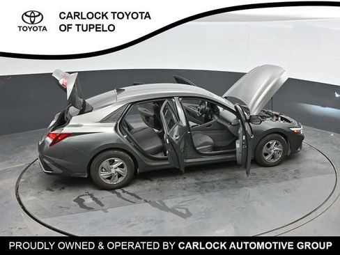 Used 2024 Hyundai Elantra SE image 45