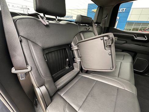 Used 2025 GMC Sierra 1500 SLT image 34