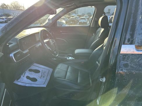 Used 2023 Kia Telluride EX image 9