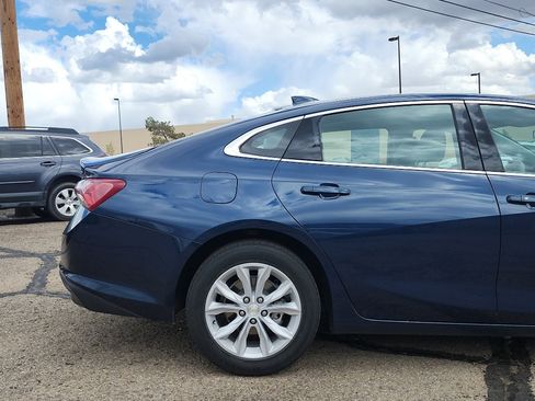 Used 2022 Chevrolet Malibu LT FWD image 5