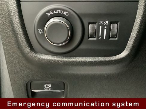 Used 2023 Jeep Grand Cherokee Laredo image 15