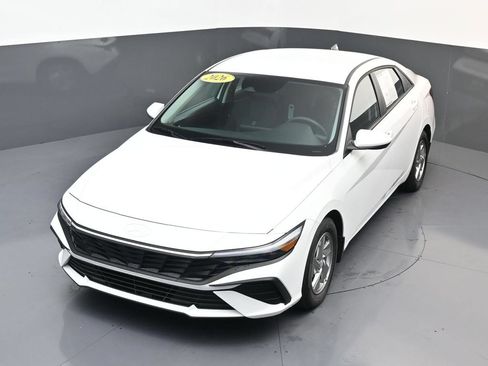 Certified 2026 Hyundai Elantra SE FWD image 21