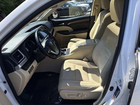 Used 2018 Toyota Highlander Limited Platinum AWD/4WD image 14