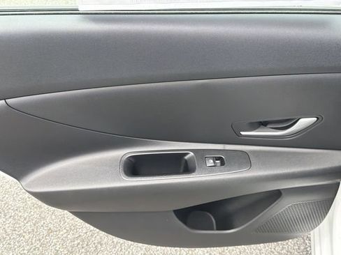 New 2026 Hyundai Elantra SE FWD image 20