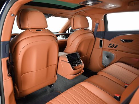 Certified 2022 Bentley Flying Spur V8 AWD/4WD image 10