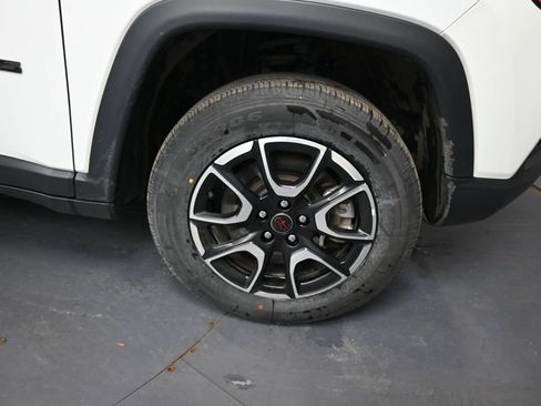 Used 2025 Jeep Compass Trailhawk AWD/4WD image 17
