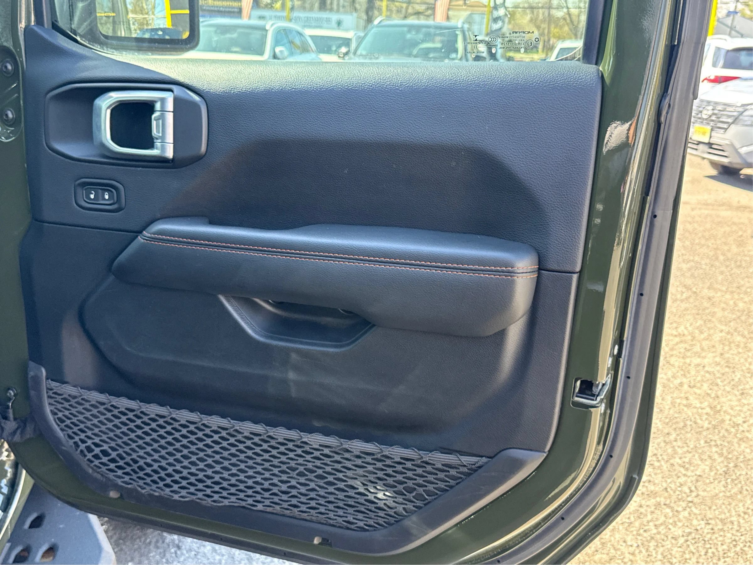 Used 2022 Jeep Gladiator Mojave w/ Cold Weather Group AWD/4WD image 19