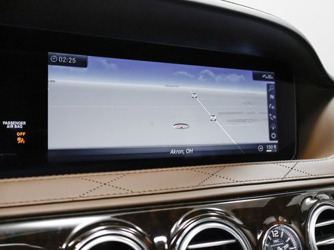 Used 2019 Mercedes-Benz Maybach S 560 4MATIC image 42