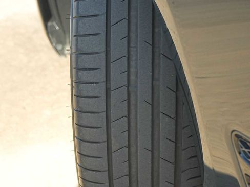 Used 2024 Genesis G70 2.5T image 29