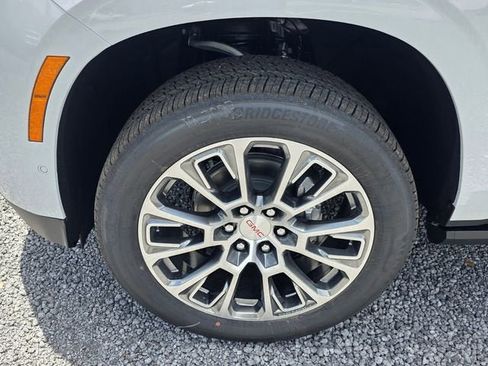 Used 2026 GMC Yukon XL Denali w/ Sun & Power Step Package AWD/4WD image 9