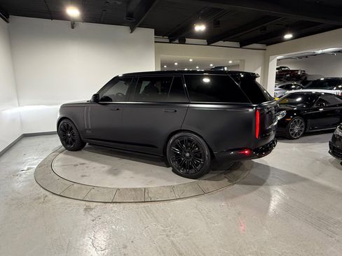 Used 2024 Land Rover Range Rover Long Wheelbase Autobiography image 21