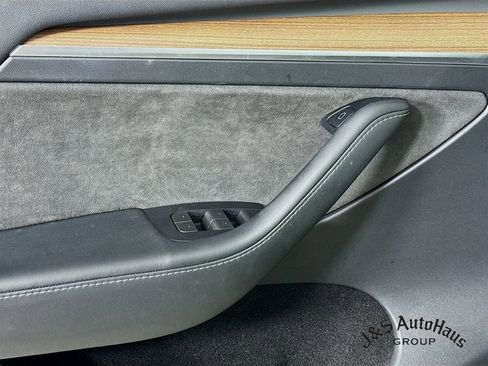 Used 2023 Tesla Model Y Long Range image 23