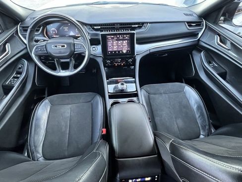 Used 2021 Jeep Grand Cherokee L Laredo image 13