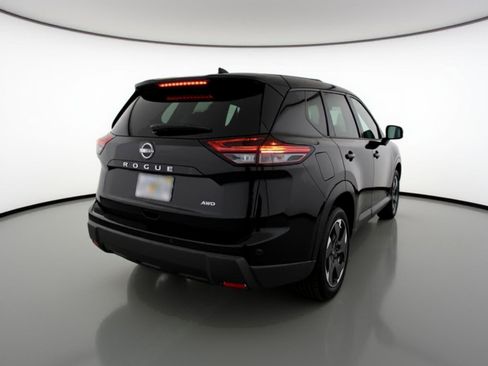 Used 2025 Nissan Rogue SV AWD/4WD image 9