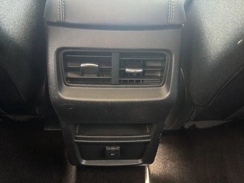 Used 2019 Ford Edge SE AWD/4WD image 17