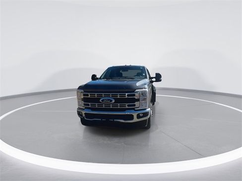Used 2023 Ford F350 XL w/ XL Chrome Package image 3