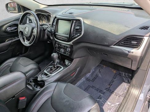 Used 2017 Jeep Cherokee Trailhawk w/ Comfort/Convenience Group AWD/4WD image 20