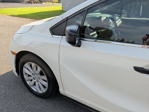 Used 2019 Honda Odyssey LX image 7