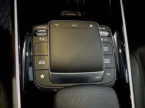 Certified 2022 Mercedes-Benz GLA 250 4MATIC image 32