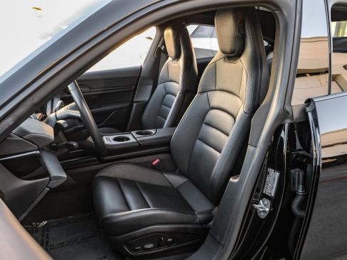 Used 2021 Porsche Taycan image 27