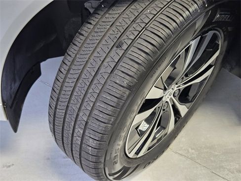 Used 2025 Volvo XC60 B5 Core image 27