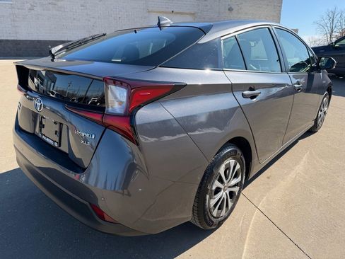 Used 2019 Toyota Prius XLE image 5