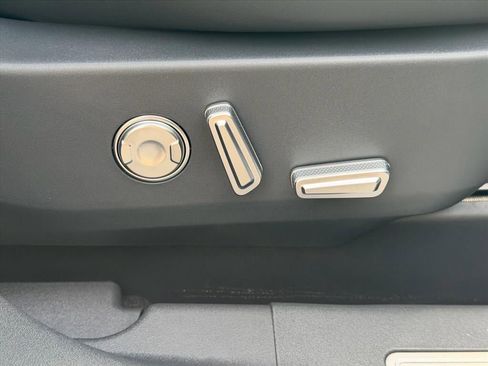 New 2026 Lincoln Nautilus Reserve image 13