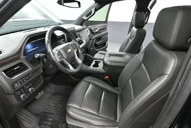 Used 2022 Chevrolet Suburban LT w/ Luxury Package AWD/4WD image 17