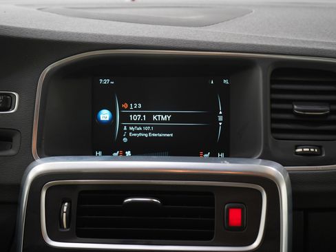 Used 2016 Volvo S60 T5 Premier w/ Climate Package image 16