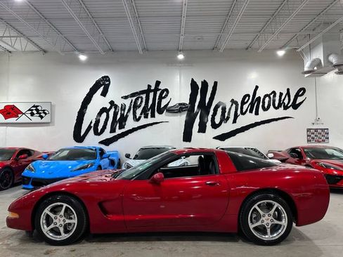 Used 2002 Chevrolet Corvette Coupe w/ Preferred Equipment Group2 RWD image 2