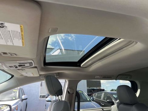 Used 2024 Toyota Sienna XLE w/ XLE Plus Package AWD/4WD image 19