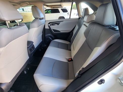 Used 2019 Toyota RAV4 Limited w/ Cold Weather Package FWD image 78