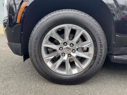 Used 2025 Chevrolet Suburban Premier image 8