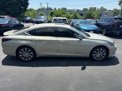 Used 2021 Lexus ES 300h w/ Premium Package