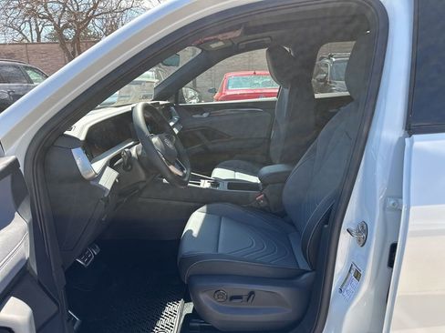 New 2026 Volkswagen Tiguan SE R-Line AWD/4WD image 12