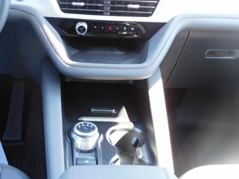 New 2025 Ford Explorer Active w/ Active Comfort Package image 17