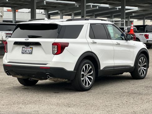 Certified 2022 Ford Explorer ST-Line image 4