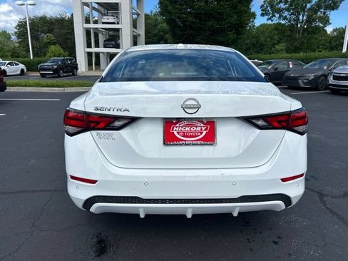 Used 2025 Nissan Sentra SV FWD image 8