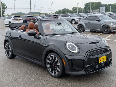 Used 2023 MINI Cooper S w/ Signature Upholstery Package FWD image 18